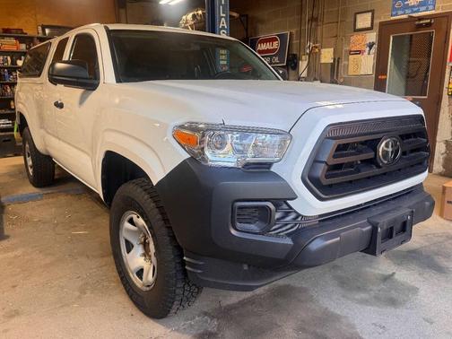 White 2022 Toyota Tacoma SR