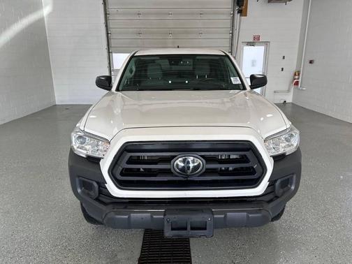 White 2022 Toyota Tacoma SR