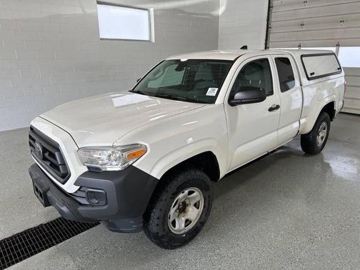 White 2022 Toyota Tacoma SR
