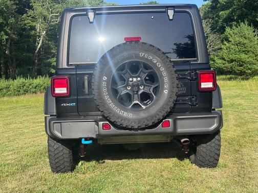 Black Clearcoat 2023 Jeep Wrangler 4xe Willys