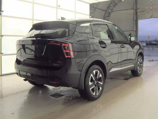 Super Black 2025 Nissan Kicks SV