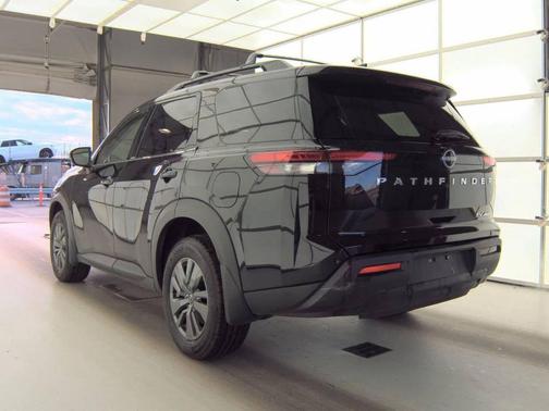 2024 Nissan Pathfinder SV 4WD