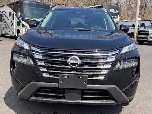 Super Black 2024 Nissan Rogue SV