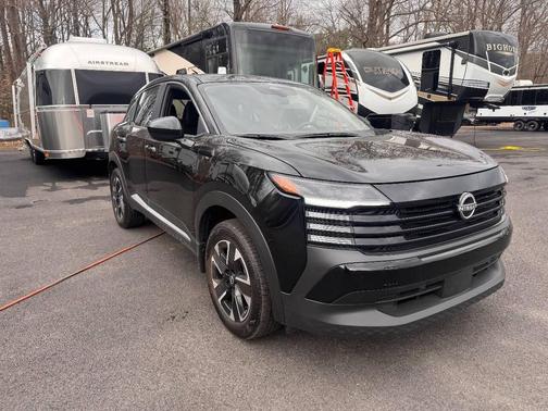 Super Black 2025 Nissan Kicks SV