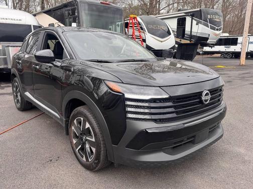 Super Black 2025 Nissan Kicks SV