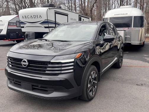 Super Black 2025 Nissan Kicks SV