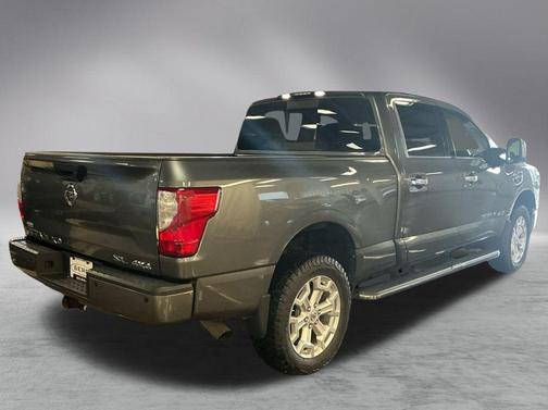 2017 Nissan Titan XD SL