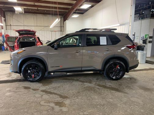 2025 Nissan Rogue Rock Creek