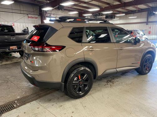 2025 Nissan Rogue Rock Creek