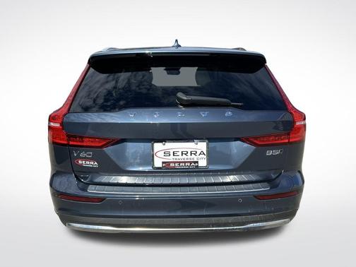 2023 Volvo V60 Cross Country B5 Plus