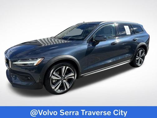 2023 Volvo V60 Cross Country B5 Plus