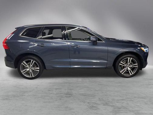 2021 Volvo XC60 T5 Momentum