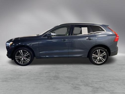 2021 Volvo XC60 T5 Momentum
