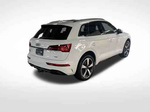 2023 Audi Q5 45 S line Prestige