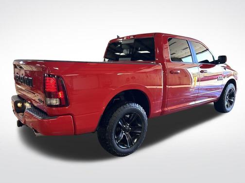 2017 RAM 1500 Night Crew Cab 4x4 5'7' Box