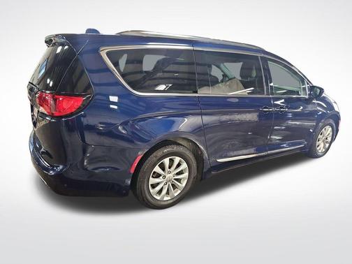 2018 Chrysler Pacifica Touring-L