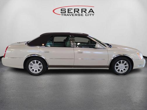 2011 Cadillac DTS Luxury Collection