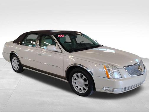 2011 Cadillac DTS Luxury Collection