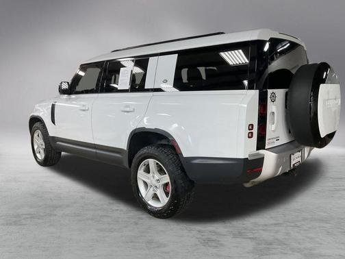 2023 Land Rover Defender 130 SE