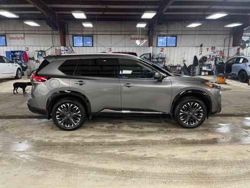 2024 Nissan Rogue Platinum