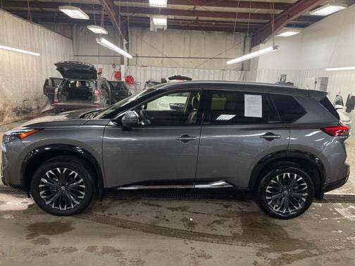 2024 Nissan Rogue Platinum