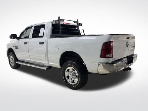 2017 RAM 2500 Tradesman Crew Cab 4x4 6'4' Box