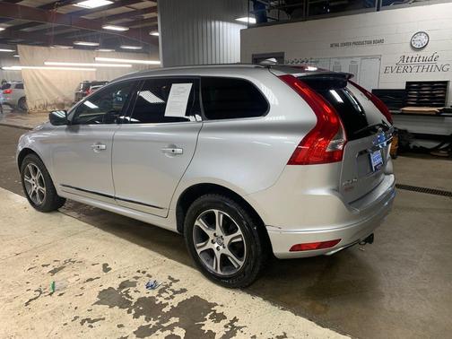 2014 Volvo XC60 T6 R-Design