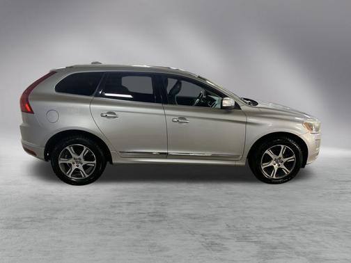 2014 Volvo XC60 T6 R-Design