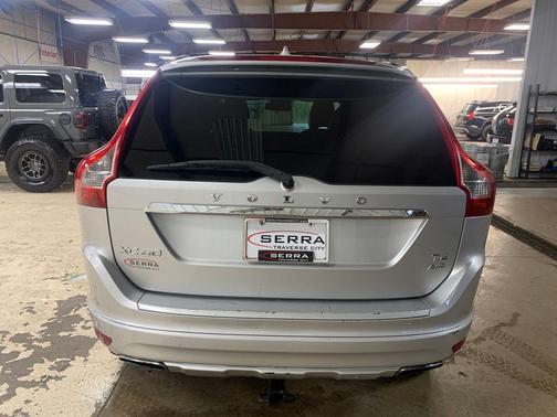 2014 Volvo XC60 T6 R-Design