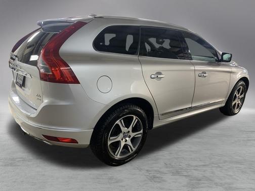 2014 Volvo XC60 T6 R-Design