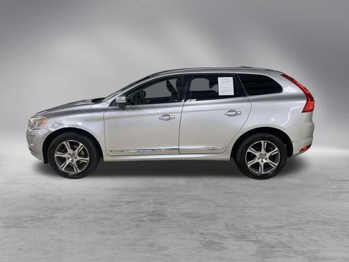 2014 Volvo XC60 T6 R-Design