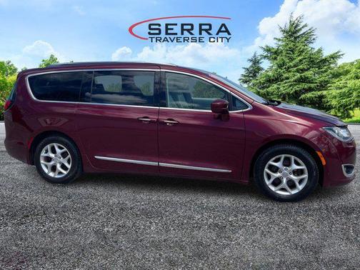 2018 Chrysler Pacifica Touring-L Plus