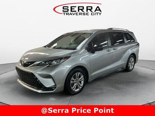 2021 Toyota Sienna XSE 7 Passenger