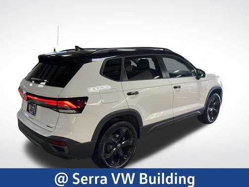 2025 Volkswagen Taos 1.5T SE Black