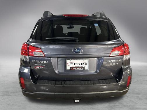 2010 Subaru Outback 3.6 R Limited