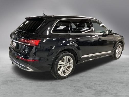 2020 Audi Q7 55 Premium Plus