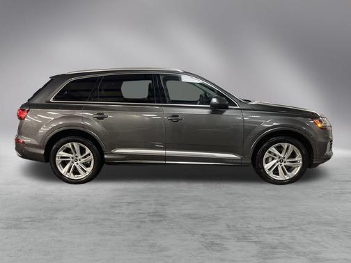 2022 Audi Q7 55 Premium Plus