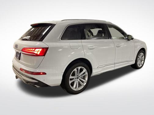 2025 Audi Q7 55 Premium Plus