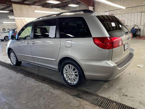 2008 Toyota Sienna XLE