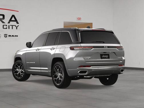 2025 Jeep Grand Cherokee Summit