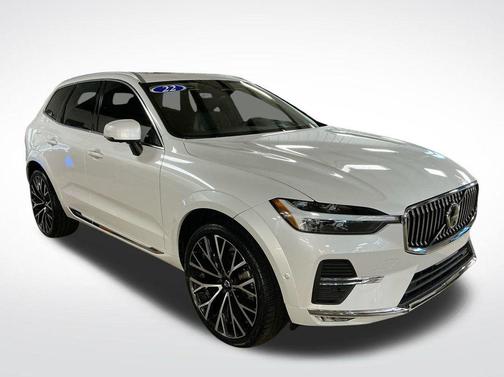 2022 Volvo XC60 B6 Inscription
