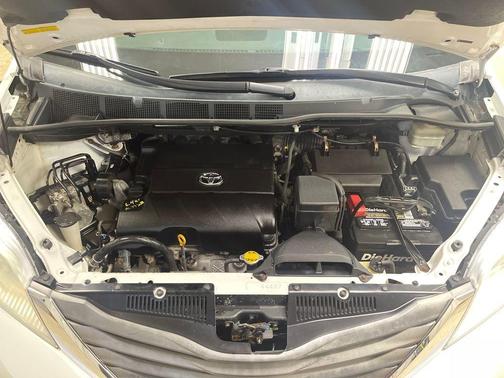 2011 Toyota Sienna XLE