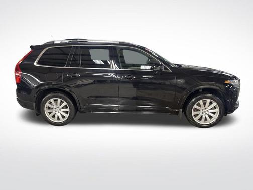 2017 Volvo XC90 T6 Momentum
