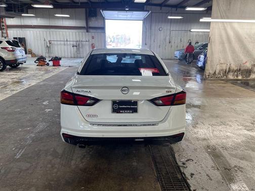 2023 Nissan Altima SR FWD