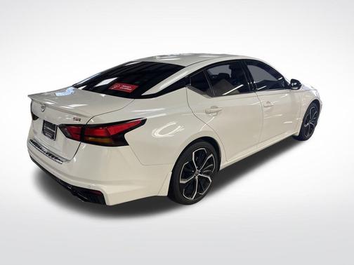 2023 Nissan Altima SR FWD