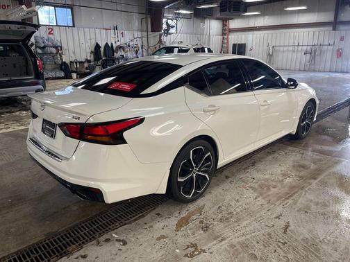 2023 Nissan Altima SR FWD