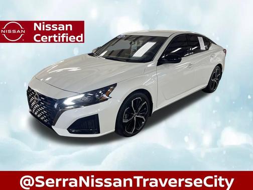 2023 Nissan Altima SR FWD