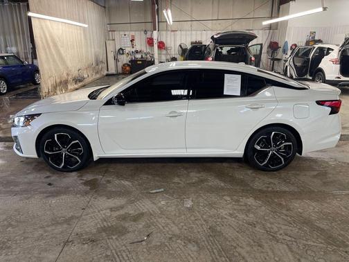 2023 Nissan Altima SR FWD