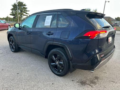 2020 Toyota RAV4 Hybrid SE