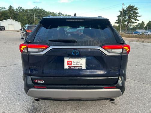 2020 Toyota RAV4 Hybrid SE